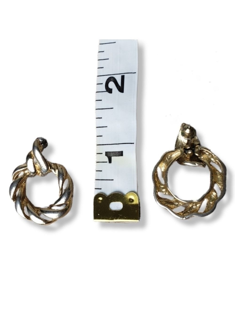 𝅺Vintage Goldtone Swirl Post-back Earrings - Picture 6 of 6